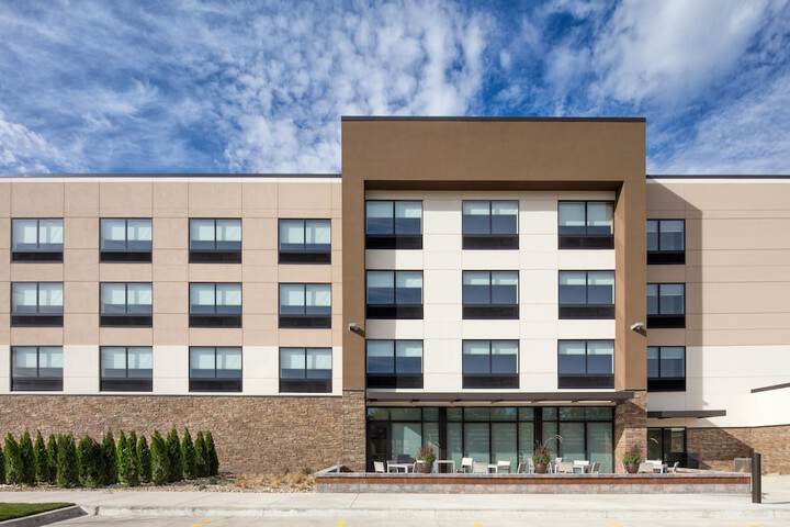 Hotel 2 of 27