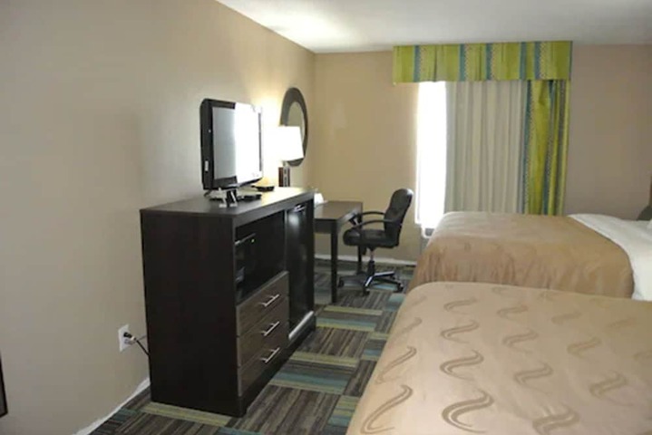 Room 33 of 49