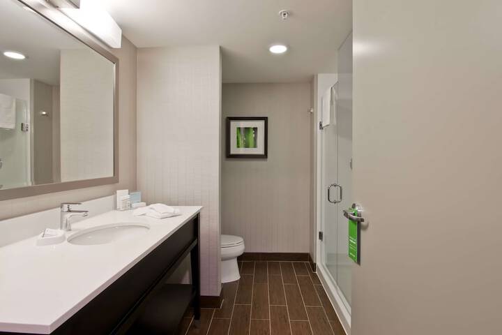 Room 16 of 48