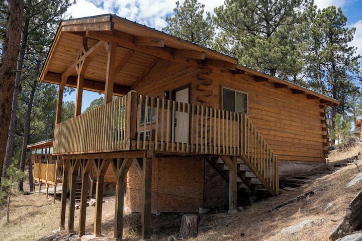Rock Crest Lodge & Cabins