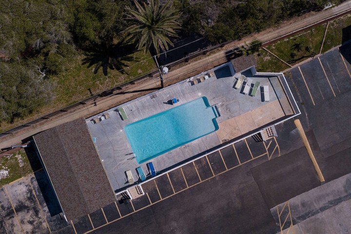 Pool 15 of 55