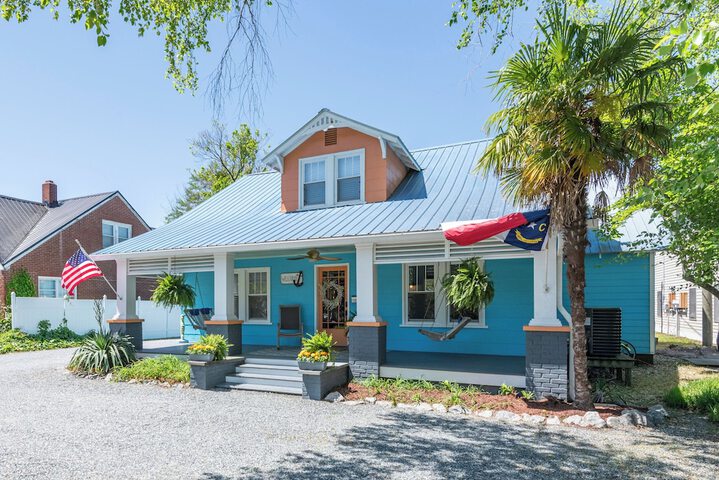Island Guesthouse and Motel