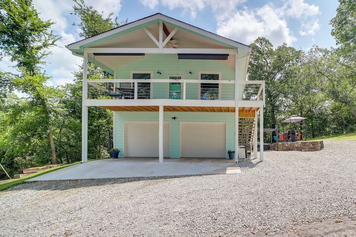 Grand Lake Cottage w / Hot Tub in Eucha