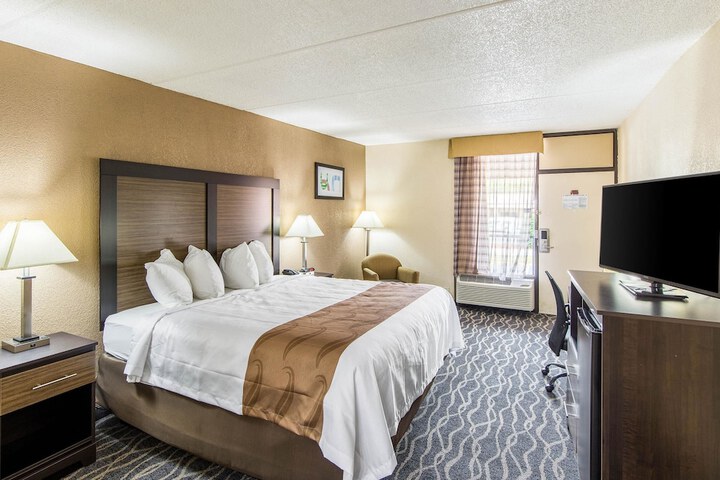Room 15 of 25