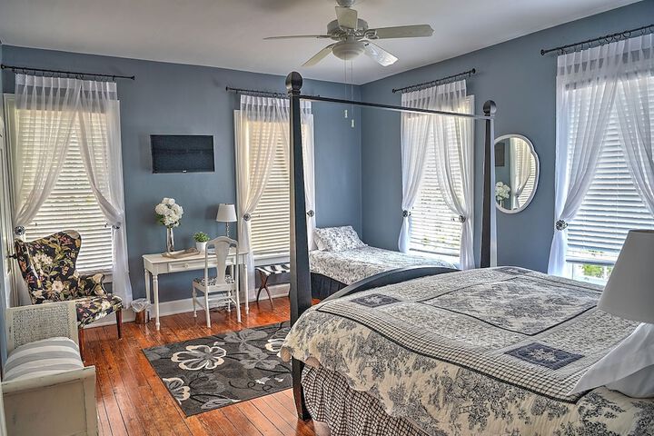 Room 12 of 38