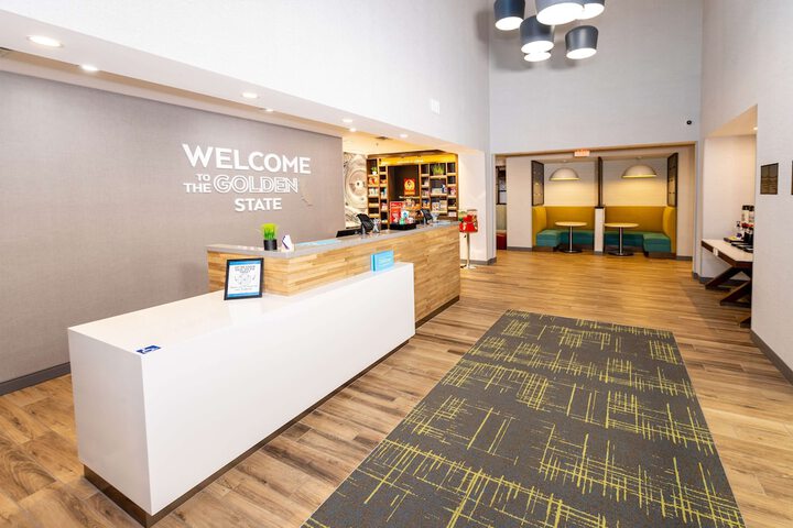 Hampton Inn Selma Ca