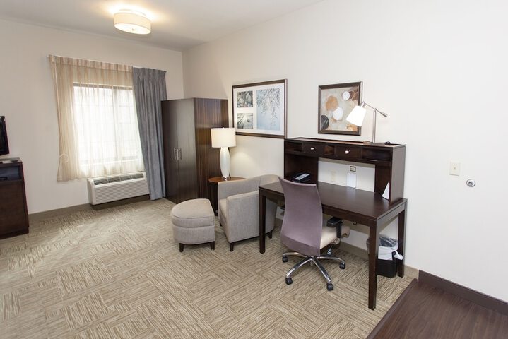 Staybridge Suites Bowling Green by IHG