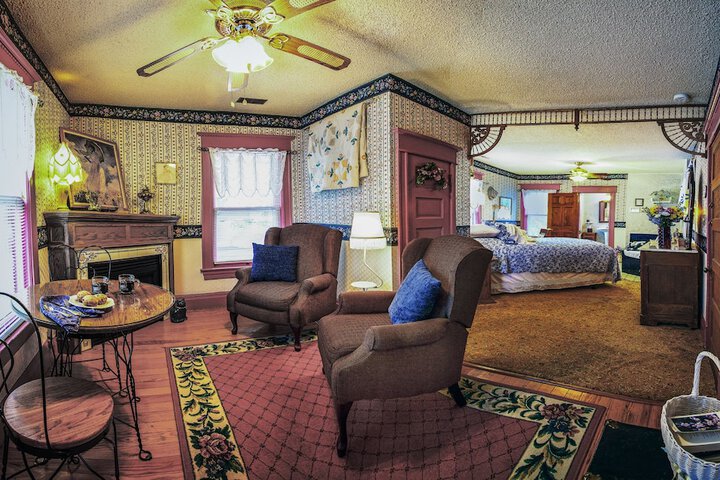 Room 38 of 59