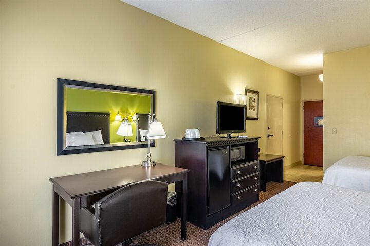 Room 19 of 38