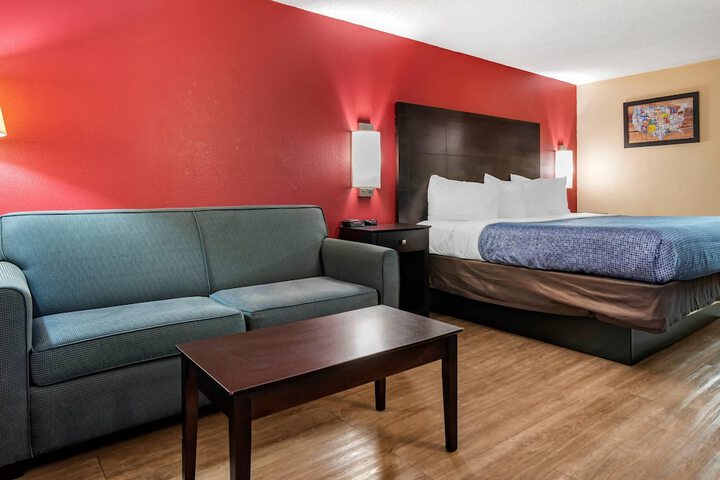 Econo Lodge Oxford near Choccolocco Park