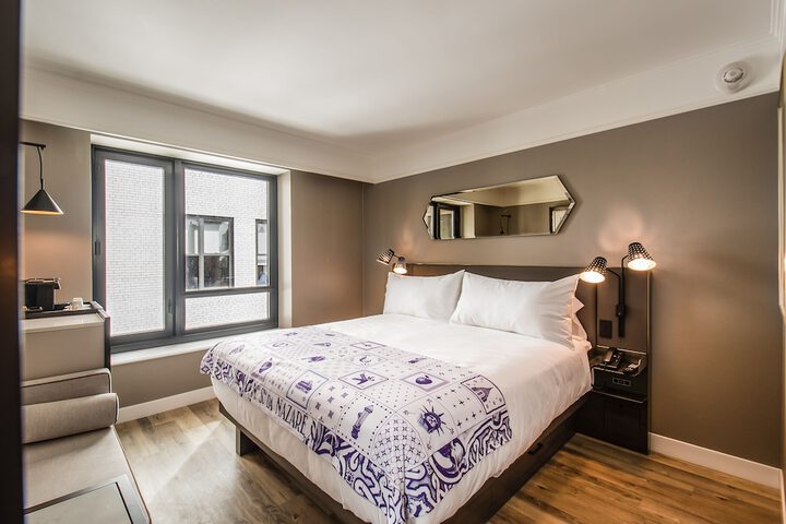 Room 21 of 43
