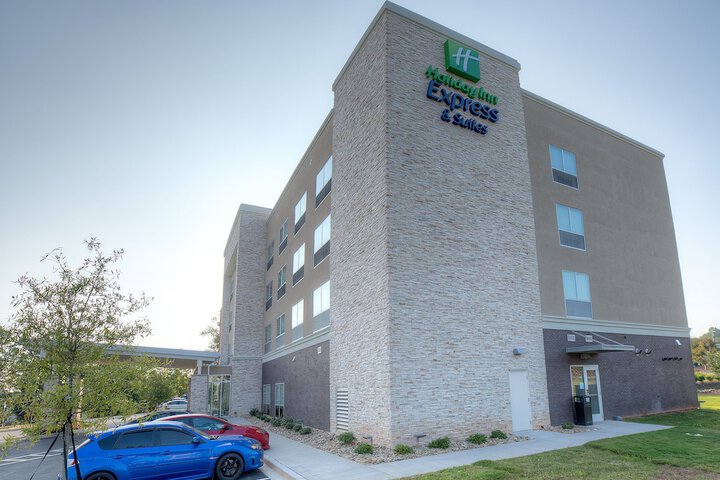 Holiday Inn Express & Suites Fort Mill by IHG