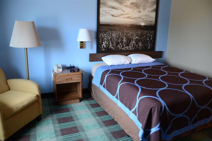 Room 12 of 38