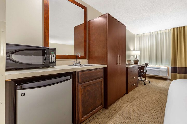 Room 10 of 36