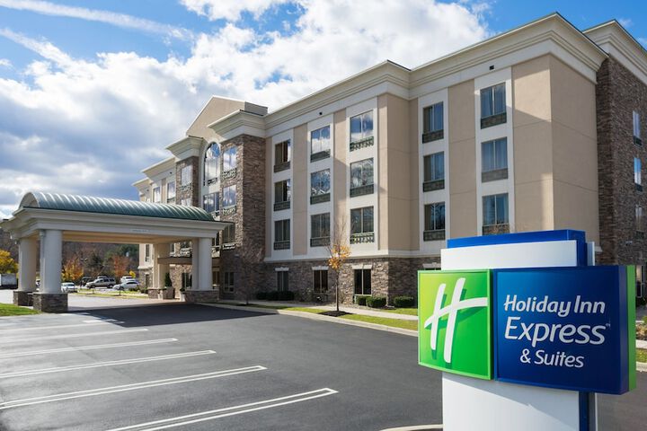 Holiday Inn Express & Suites Stroudsburg-Poconos by IHG