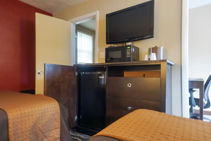 Room 18 of 36