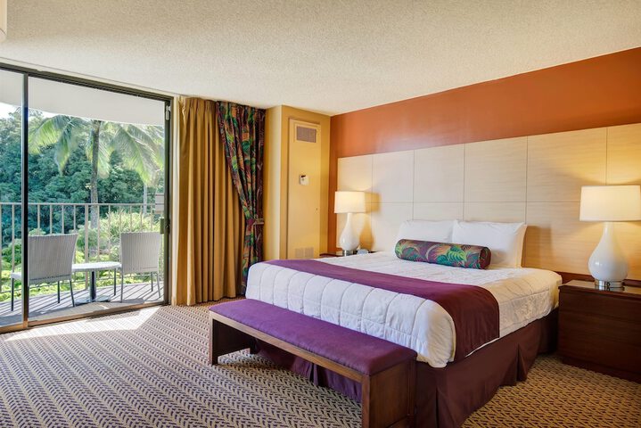 Hilo Hawaiian Hotel Trademark Collection by Wyndham