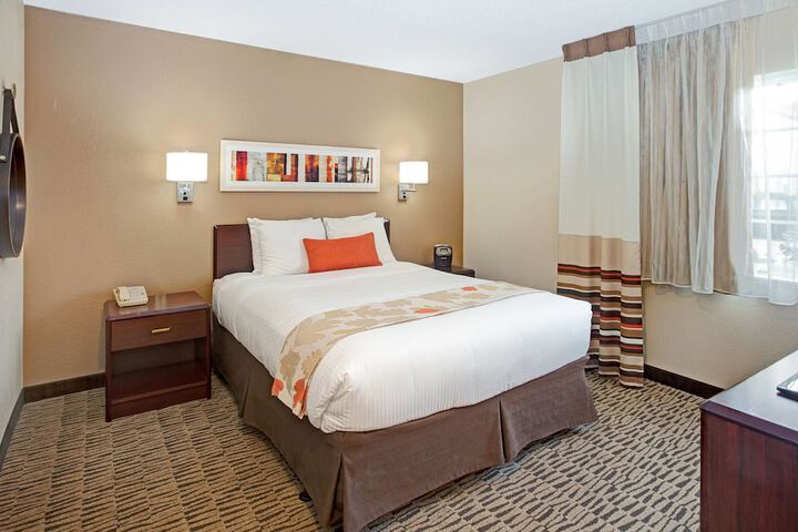 Room 13 of 34