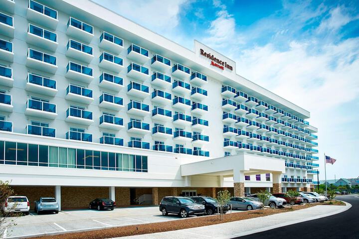 Hotel 2 of 64
