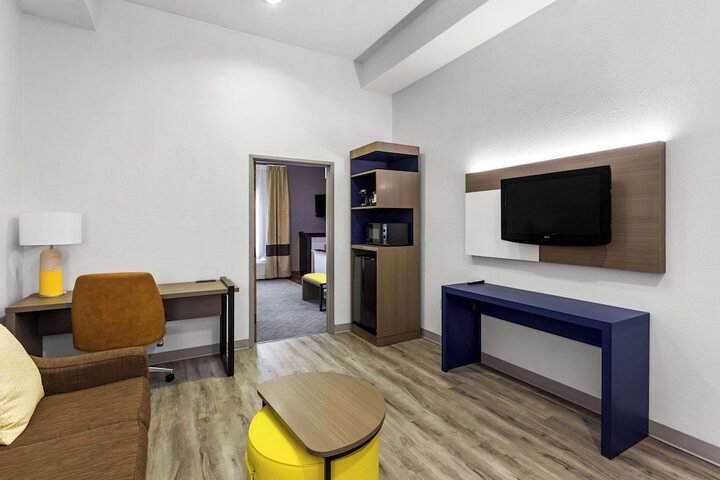 Room 18 of 39