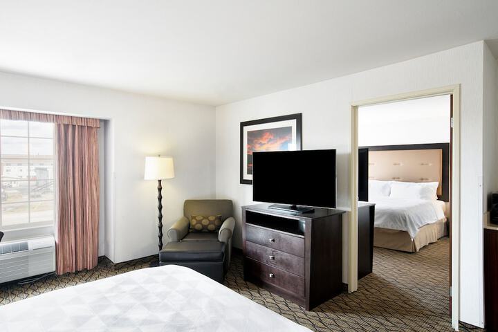 Room 63 of 215
