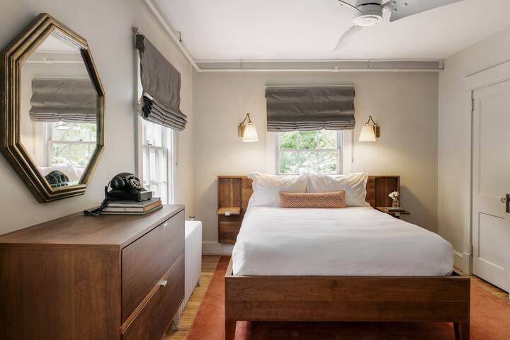 Room 17 of 36