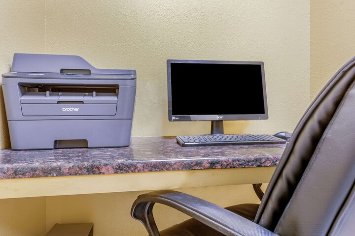Business Center 21 of 21