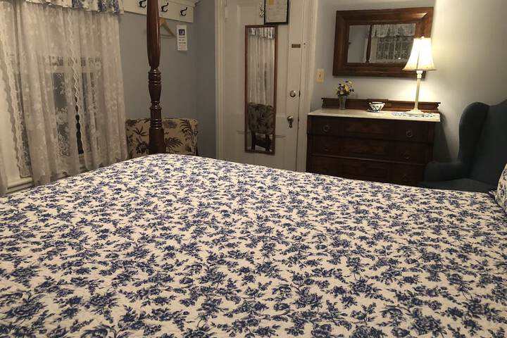 Room 34 of 62