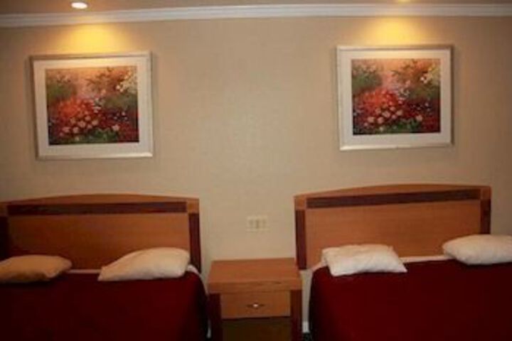 Holiday Lodge