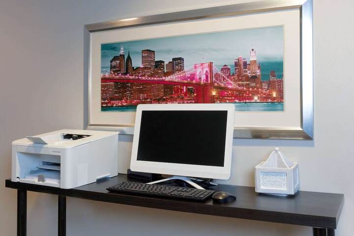 Business Center 32 of 32