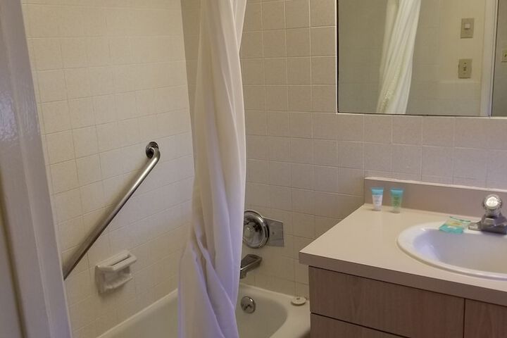 Room 73 of 229