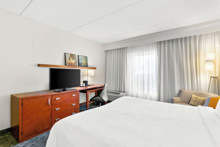 Room 14 of 37