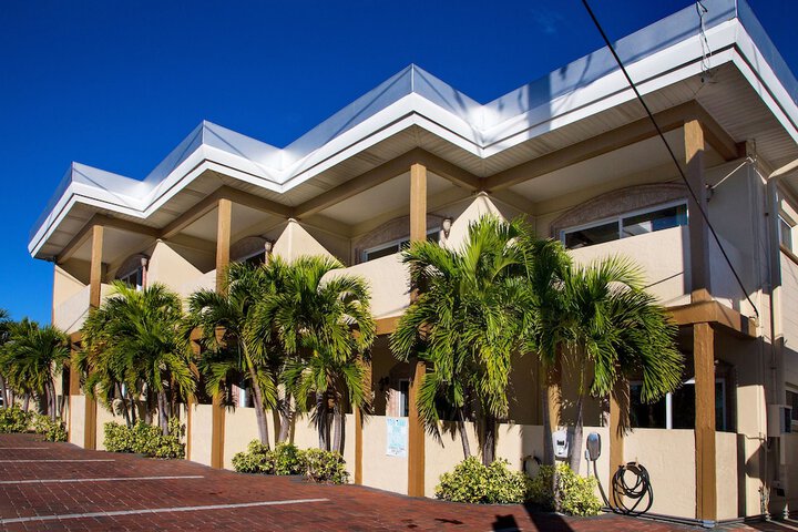 Bay Palms Waterfront Resort - Hotel and Marina