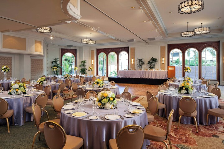 Ballroom/Hall 212 of 282