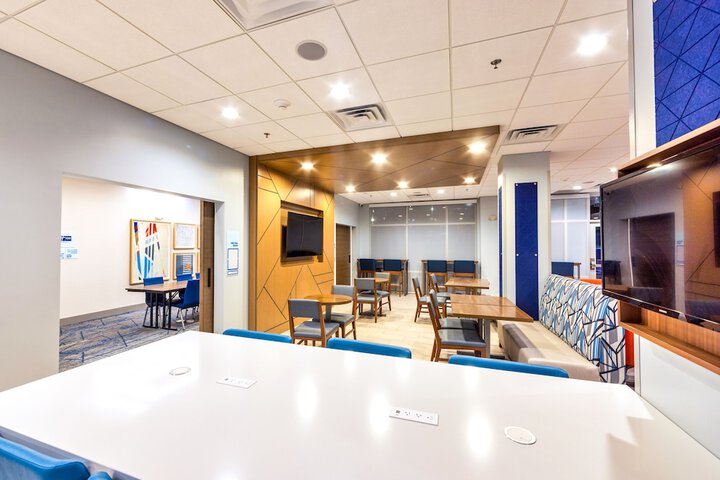 Holiday Inn Express & Suites Harrisonburg University Area by IHG