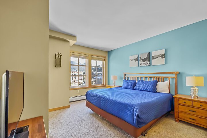 Luxury Remodeled Passage Point Condo - Short Walk to Lifts - Incredible View - PP403 by Redawning