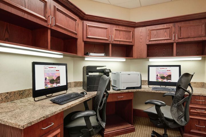 Business Center 39 of 39