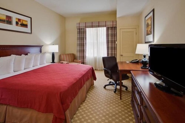 Room 6 of 16