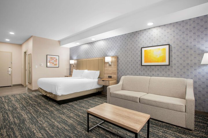 Room 41 of 64