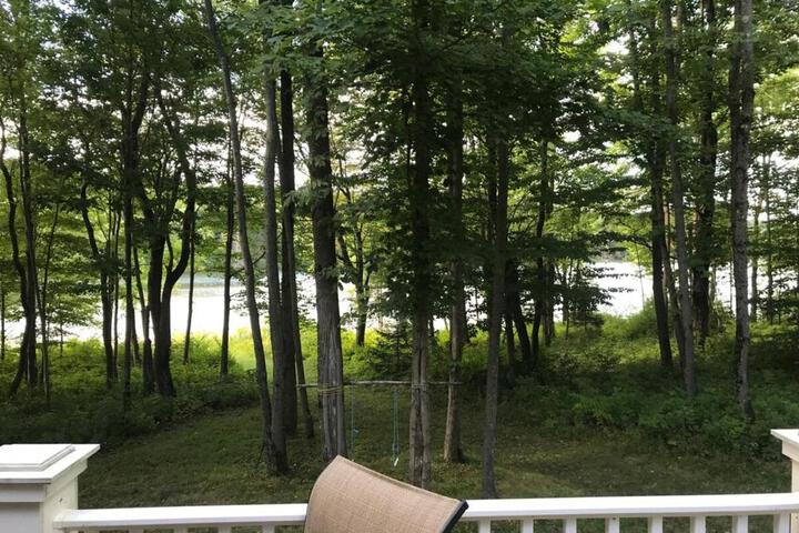 Hidden LakeFront Retreat