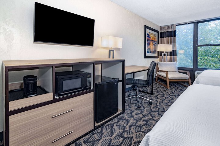 Room 85 of 104