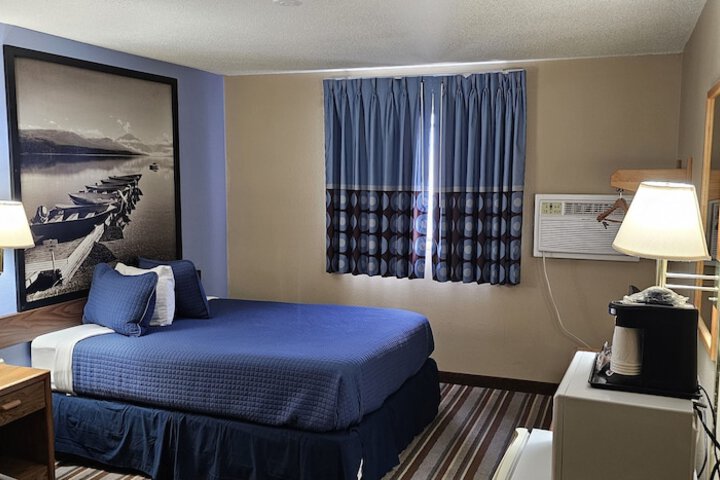 Room 27 of 32