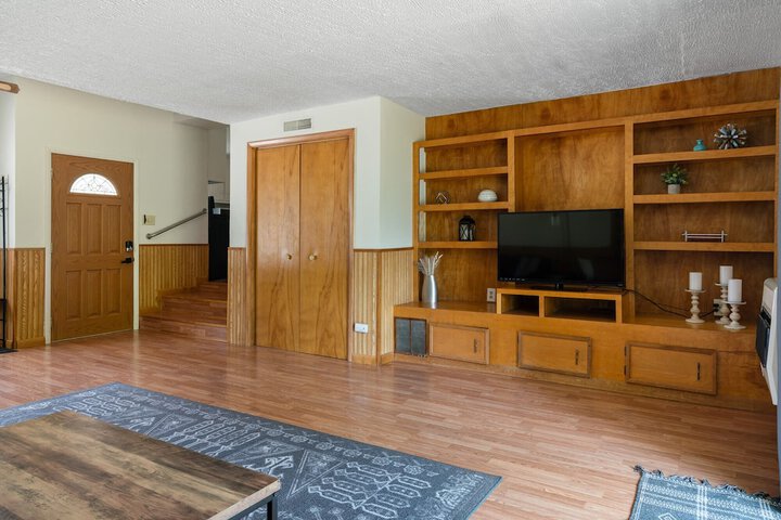 Room 3 of 112