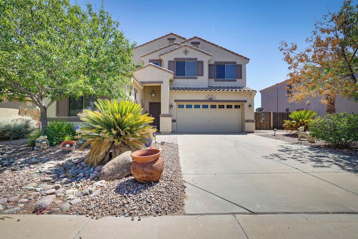 Spacious Maricopa Home Rental w / Pool & Hot Tub!