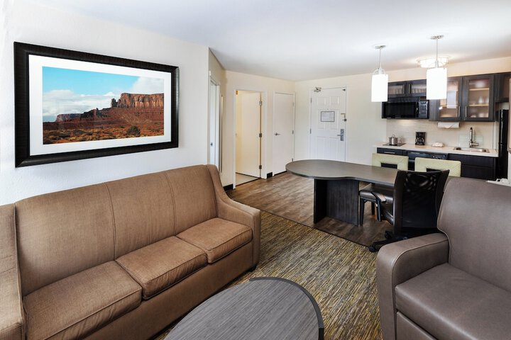 Room 21 of 32