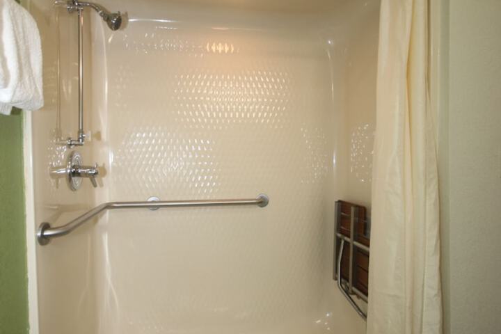 Room 22 of 47