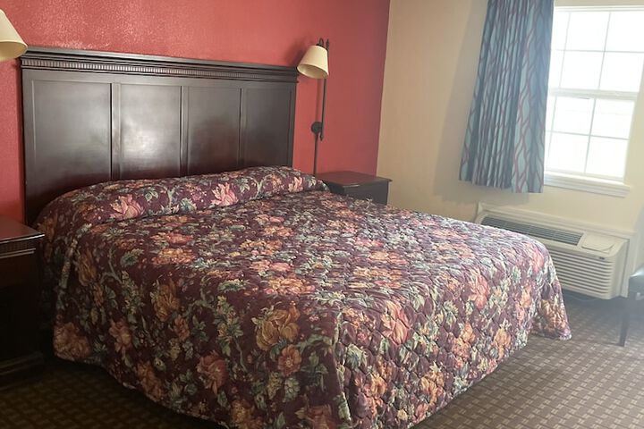 Room 13 of 24