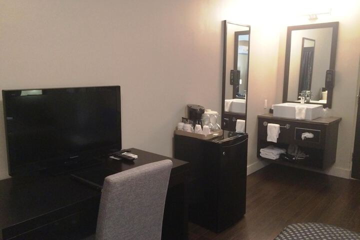 Room 12 of 37