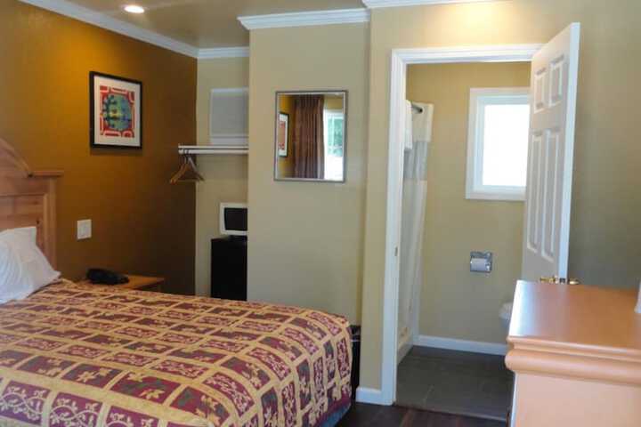 Room 10 of 43