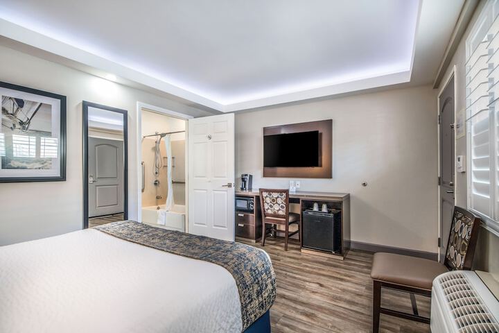 Room 8 of 17